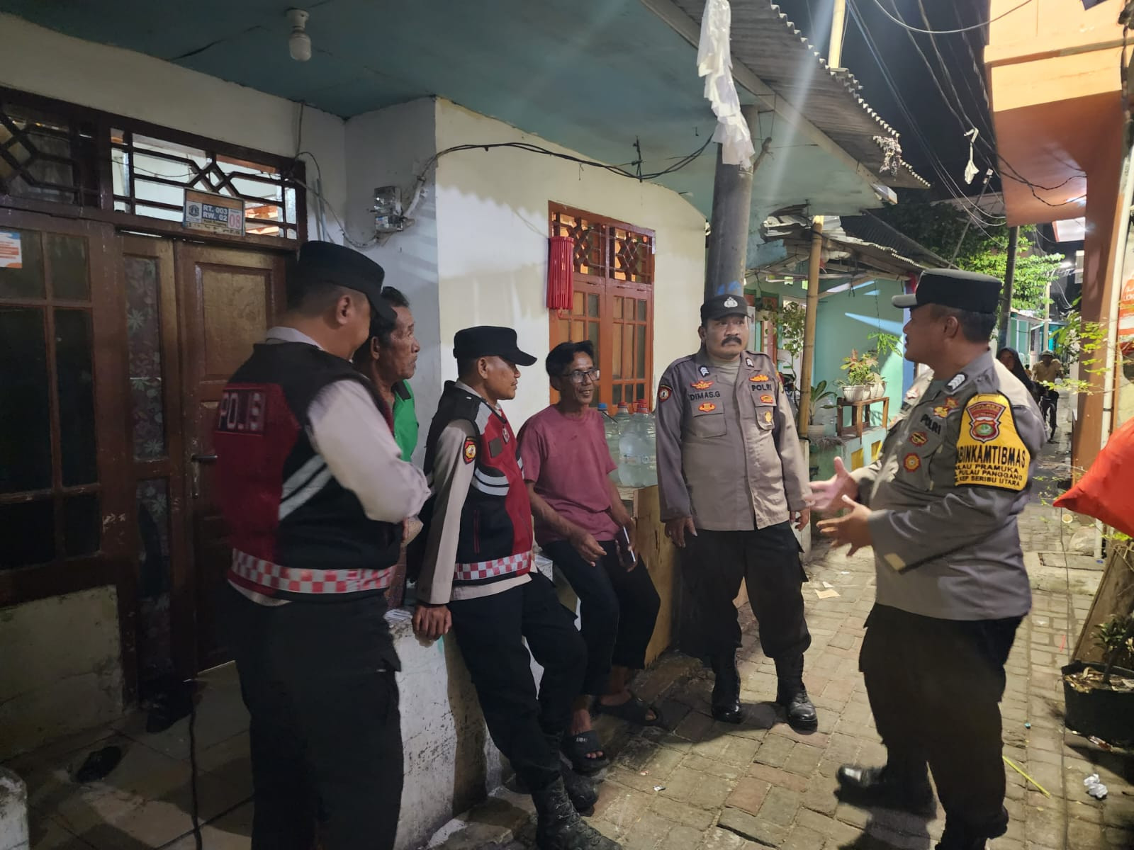 Patroli Malam Gabungan di Kepulauan Seribu Utara, Polisi Ajak Warga Aktif Jaga Lingkungan