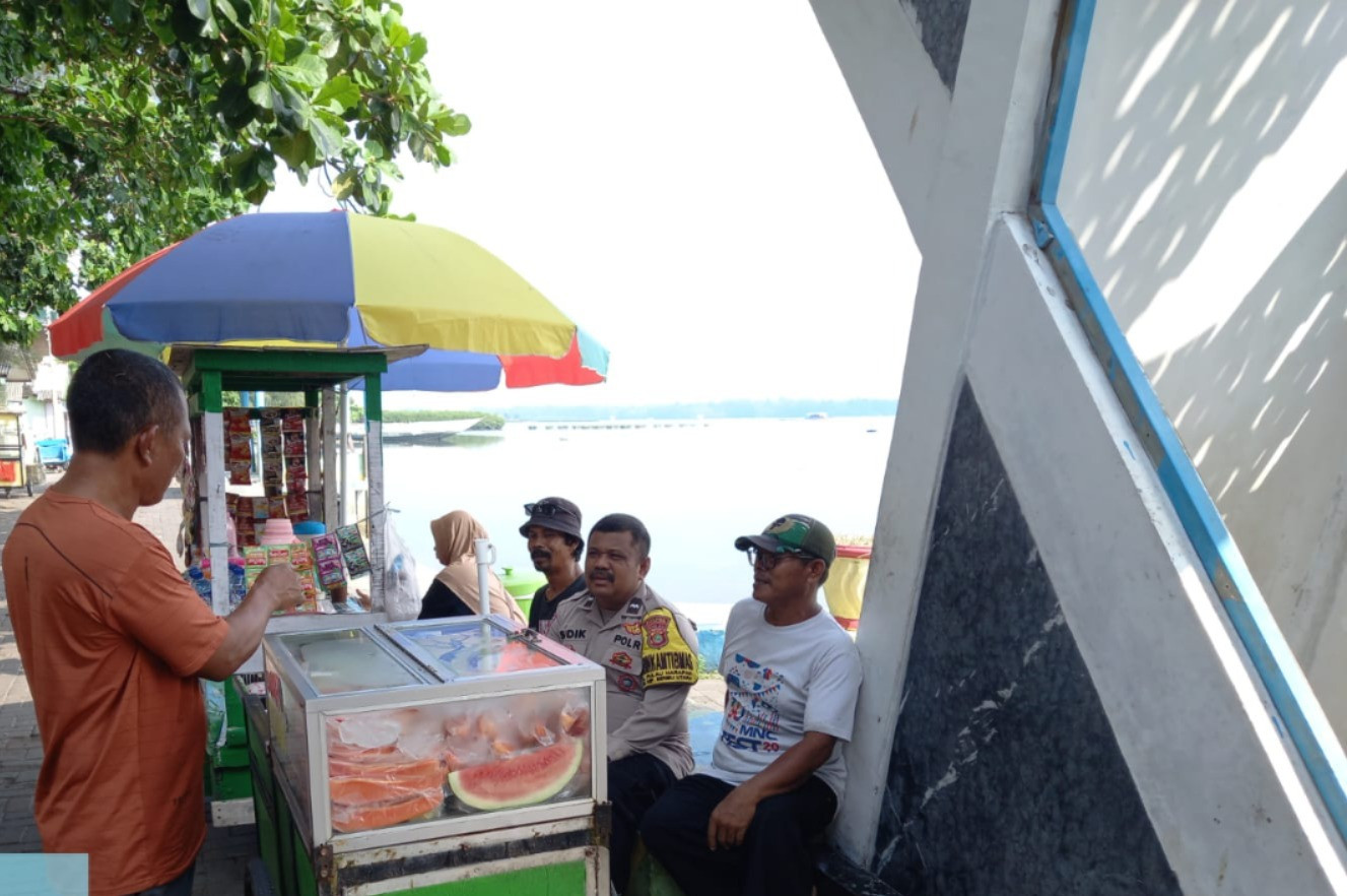Bhabinkamtibmas Pulau Harapan Sambang Tokoh Masyarakat, Wujudkan Kerja Sama Jaga Keamanan Wilayah