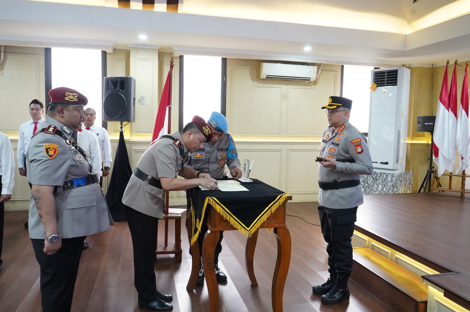 Kapolres Metro Jakarta Utara Pimpin Sertijab Kasat Resnarkoba
