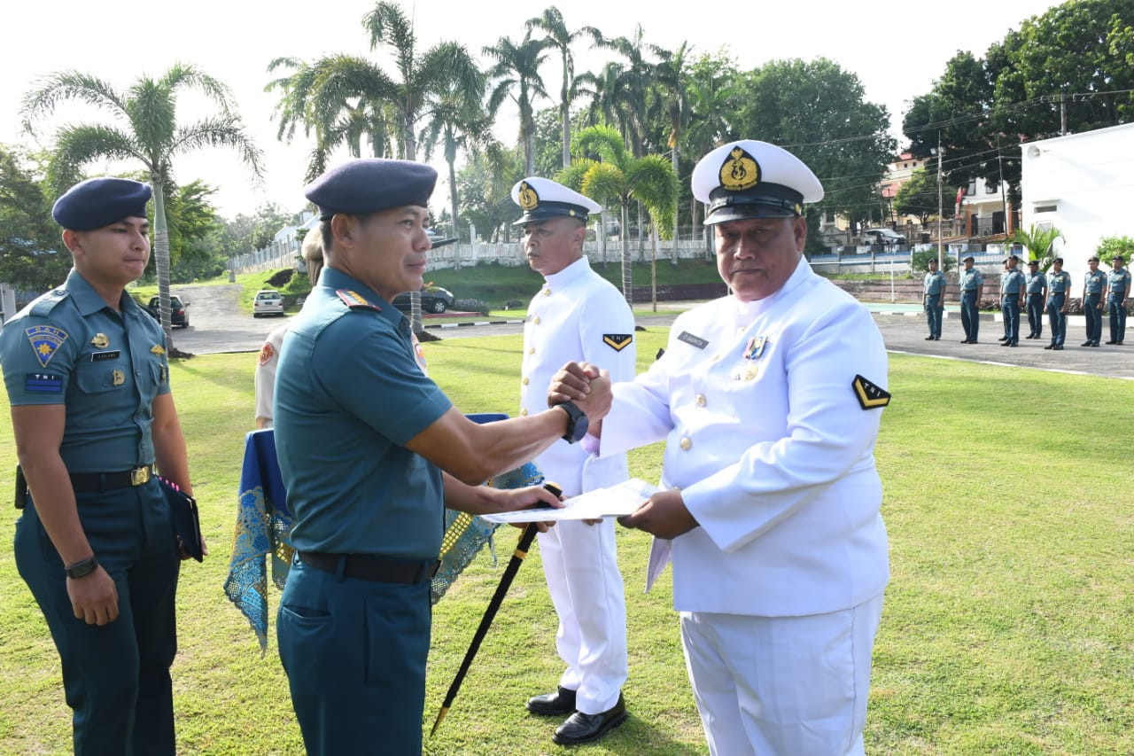 Danlanal Sabang Pimpin Upacara Purna Tugas Personel Lanal Sabang