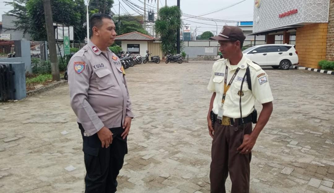 Bhabinkamtibmas Kayuringin Jaya Laksanakan Patroli Sambang, Imbau Tingkatkan Keamanan