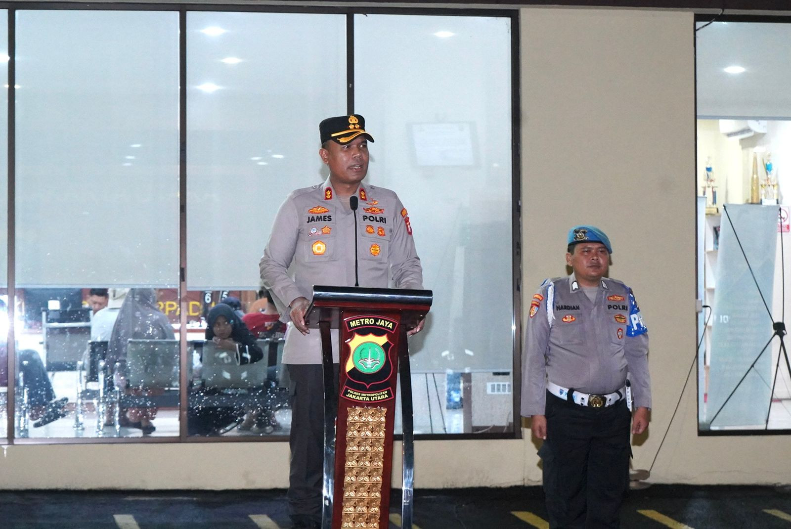Polres Metro Jakarta Utara Gelar Apel Malam KRYD, Tingkatkan Kewaspadaan Jelang HUT Bhayangkara ke-79
