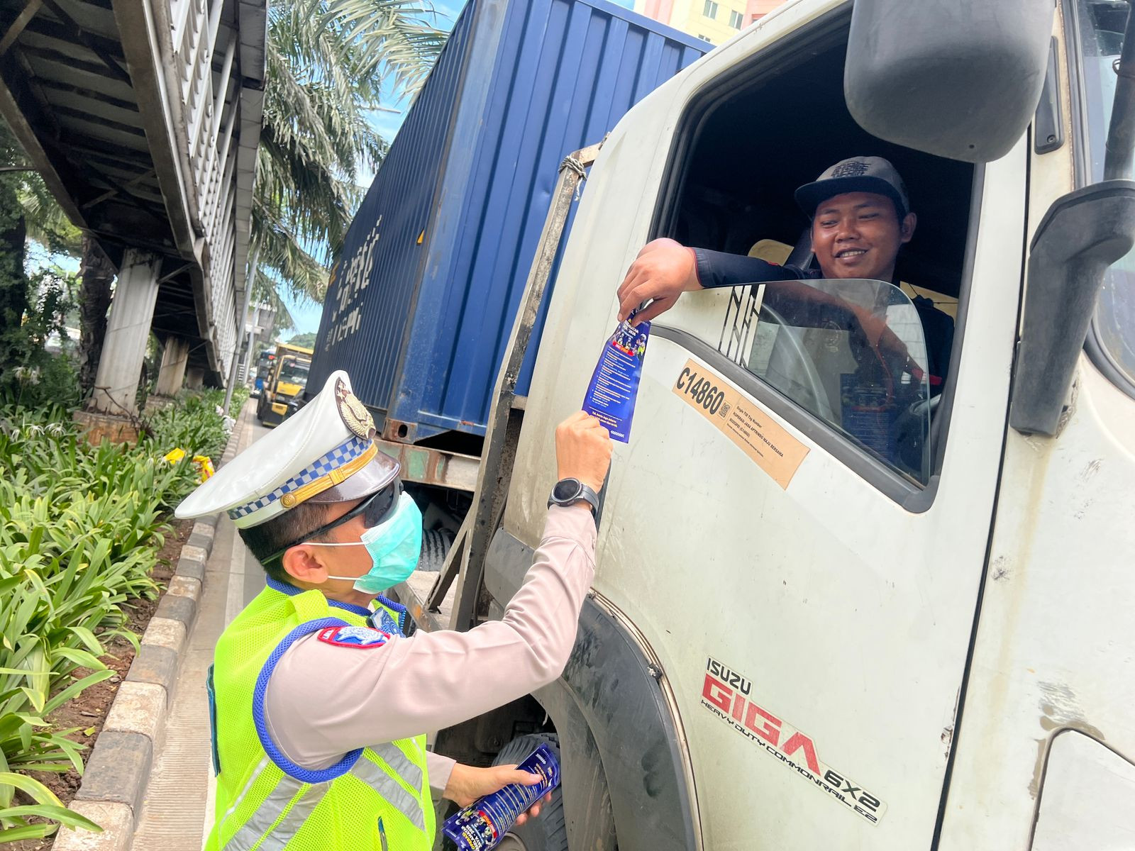 Satlantas Polres Metro Jakarta Utara Gelar Sosialisasi Operasi Keselamatan Jaya 2026 di Penjaringan