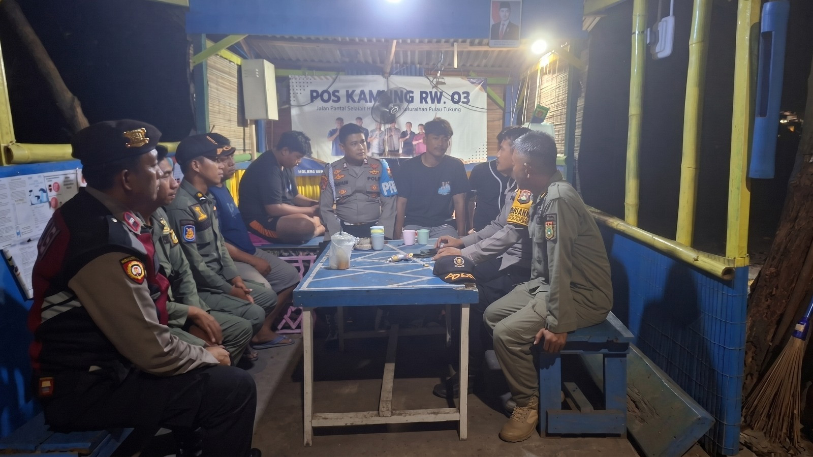 Patroli Malam Jakarta On The Spot, Polsek Kepulauan Seribu Selatan Perkuat Kesadaran Warga Gunakan Layanan Polisi 110
