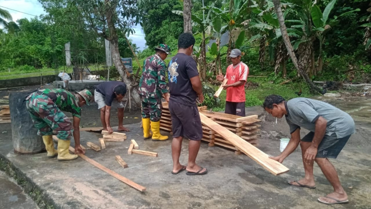 Satgas TMMD Ke-124 Kodim 1501/Ternate Kompak Bangun Tower Sarana Air Bersih