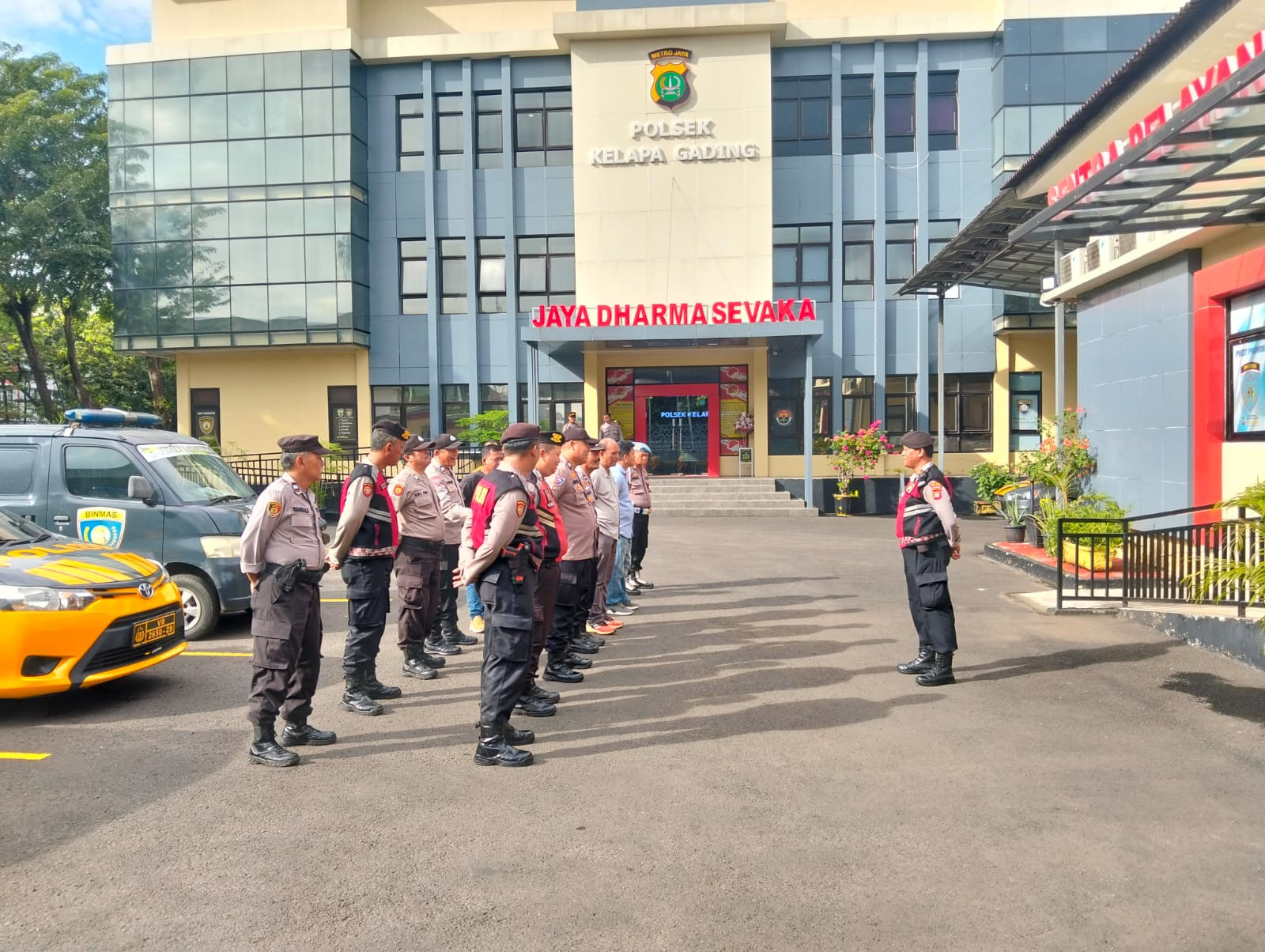 Polsek Kelapa Gading Gelar Apel KRYD, Tingkatkan Patroli Untuk Ciptakan Rasa Aman di Wilayah