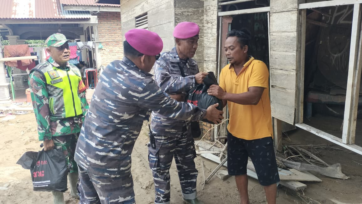 Kodaeral I Gunakan Along-Along Untuk Percepat Pendistribusian Bantuan Bencana Ke Daerah Terisolir