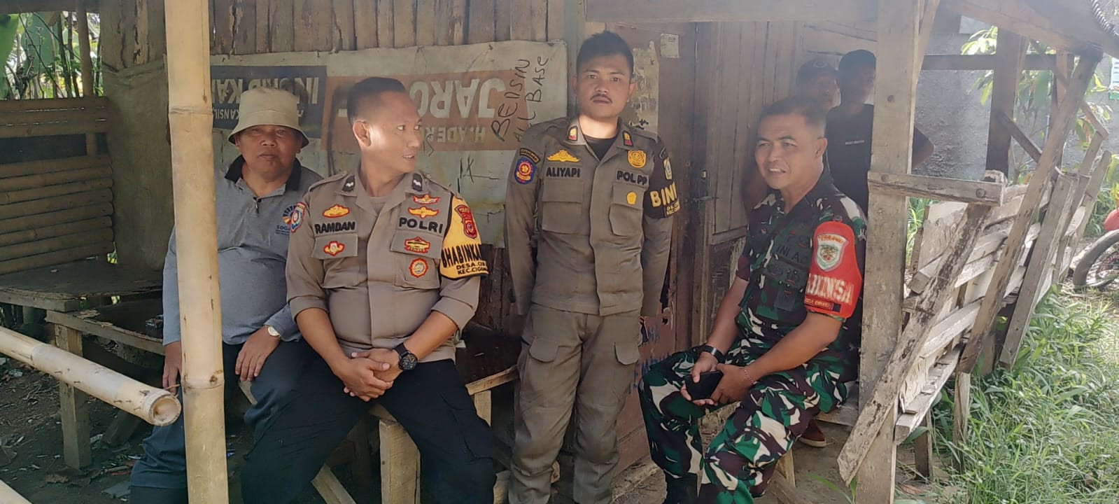 Bhabinkamtibmas Polsek Cijeruk Sambang Warga untuk Tingkatkan Keamanan dan Kedekatan dengan Masyarakat