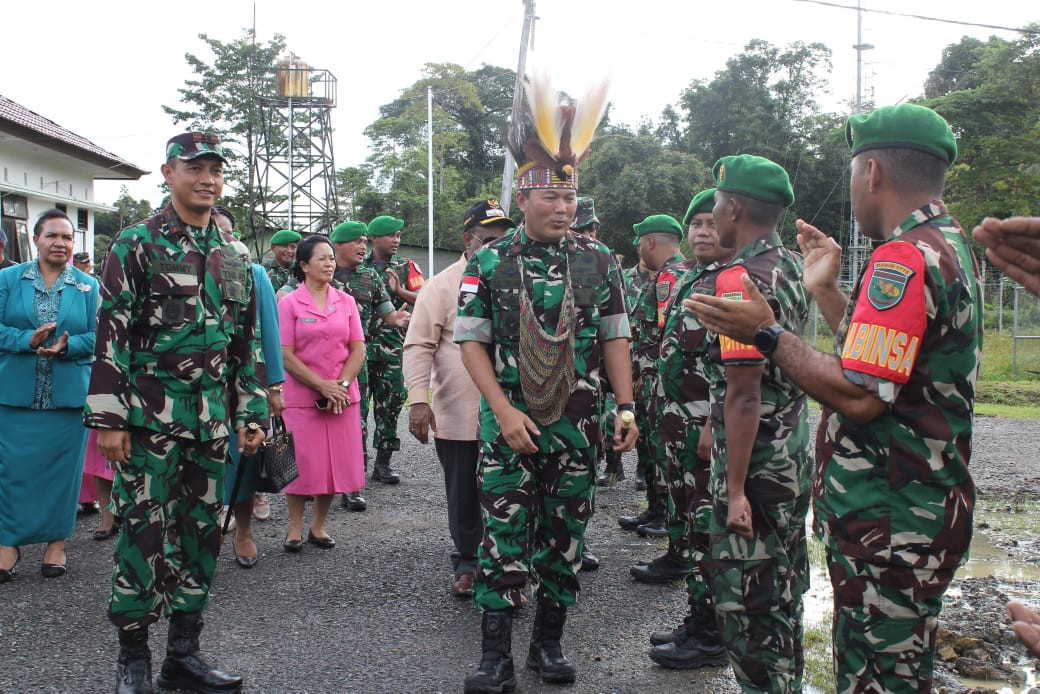 Sinergi TNI-Pemda Perkuat Pembangunan, Danrem 172/PWY Kunjungi Yahukimo dan Pegunungan Bintang