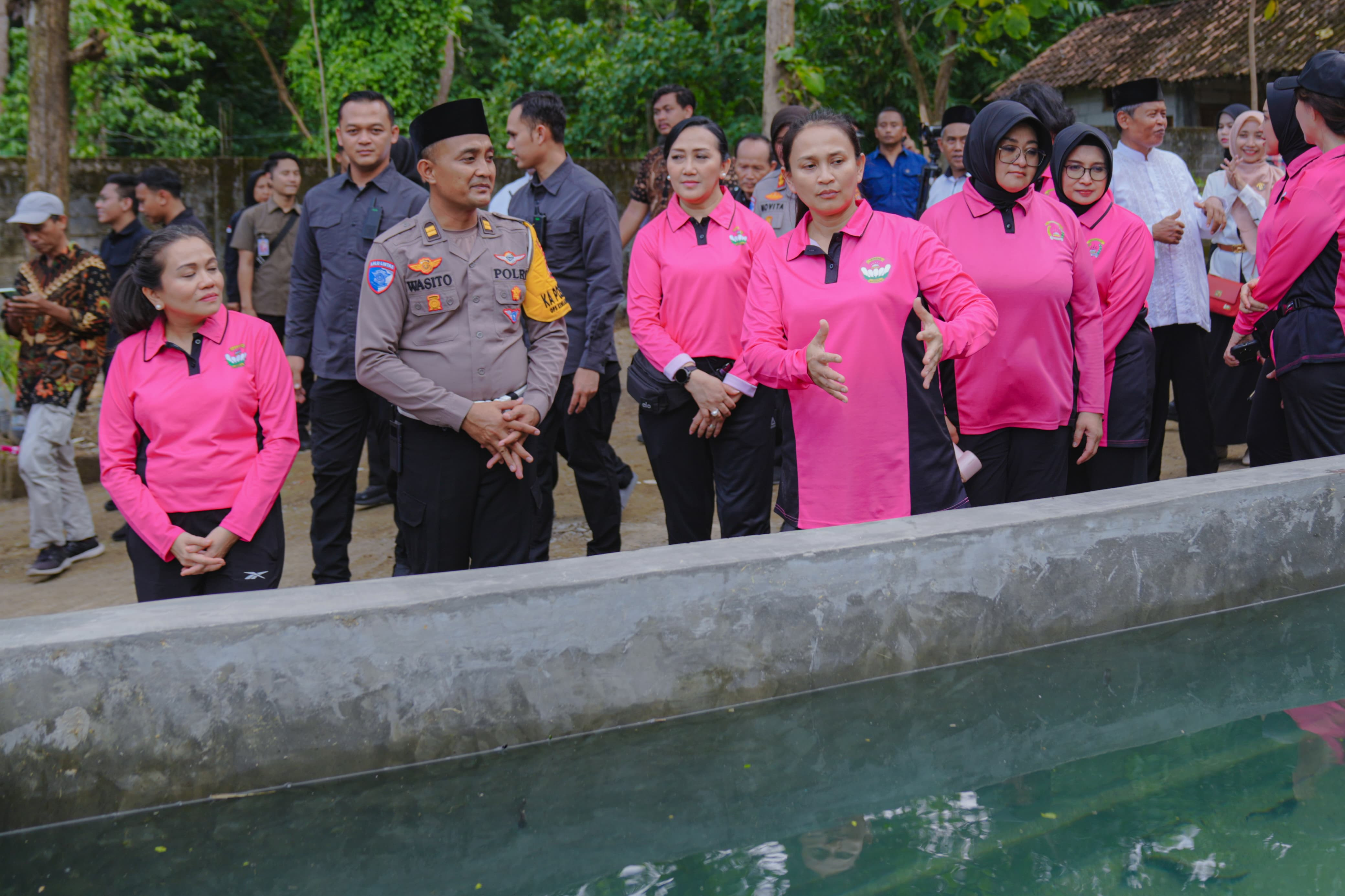 Yayasan Kemala Bhayangkari Gelar Bakti Sosial Sekaligus Kegiatan Dukung Ketahanan Pangan