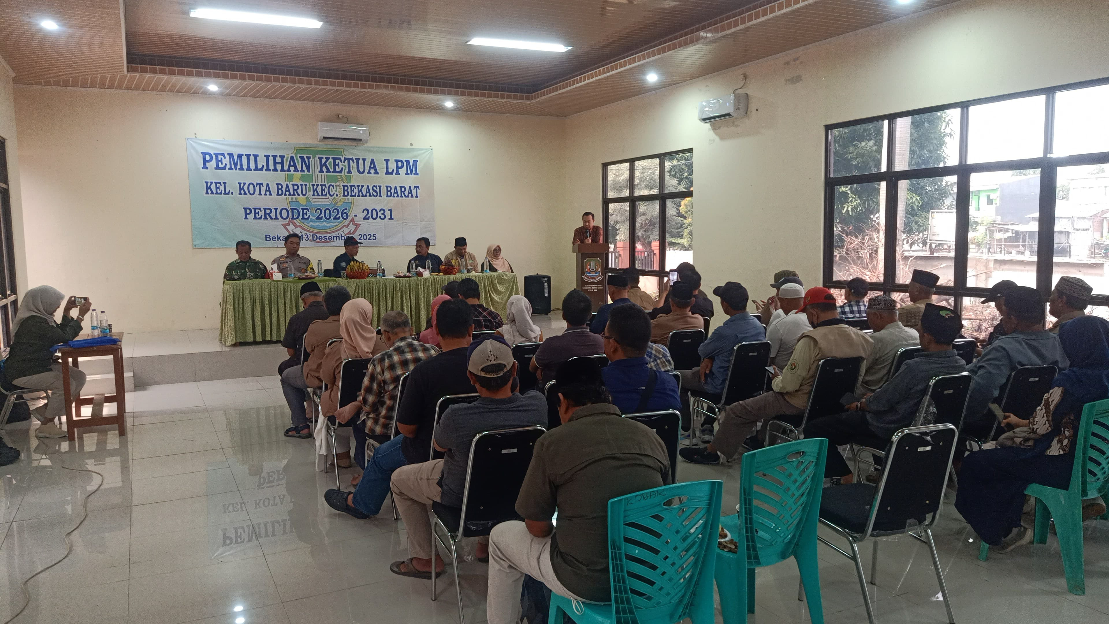 Sinergitas TNI–Polri Kawal Pemilihan Ketua LPM Kelurahan Kota Baru Polsek Bekasi Barat