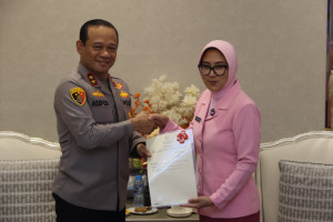 Kapolda Metro Jaya Terima Sertifikat Tanah SD Bhayangkari dari BPN Jakarta Utara