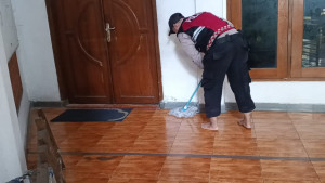 Polsek Metro Penjaringan Program Bang Jasri Bersih-Bersih Masjid, Wujudkan Ramadhan Aman, Sehat, dan Nyaman