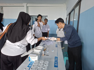 Polres Kepulauan Seribu Cek Kesehatan 38 Calon Relawan SPPG di Tapos Depok