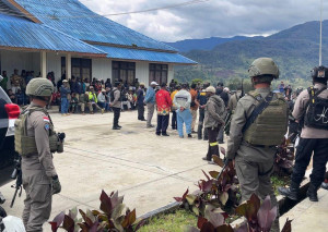 Aparat Gabungan Satgas Ops Damai Cartenz bersama Polres Puncak Amankan Aksi Masyarakat di Ilaga, Situasi Berlangsung Aman dan Kondusif