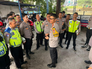 Waka Polres Metro Bekasi Kota Lakukan Monitoring Pos Pam Idul Fitri, Pastikan Pelayanan Maksimal untuk Masyarakat