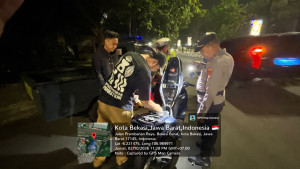 Jaga Jakarta On The Spot, Cegah Tawuran  Waka Polsek Bekasi Barat Pimpin Patroli Dan Razia Stasioner
