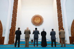 Wakil Panglima TNI mendampingi Menhan RI kunjungi Masjid Soeharto di Sarajevo, simbol solidaritas Indonesia - Bosnia