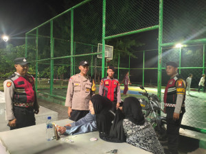 Patroli Malam Gabungan, Polsek Kepulauan Seribu Utara Perkuat Siskamling dan Sosialisasikan Layanan 110