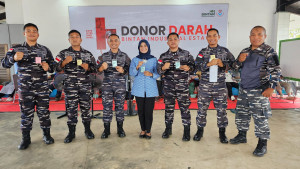 Lanal Bintan dan Ketua Cabang 5 Kodaeral IV Wujudkan Kepedulian Sosial Lewat Aksi Donor Darah