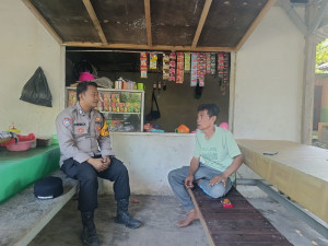 Bhabinkamtibmas Pulau Pari Jakarta On The Spot Sambang Warga, Sosialisasikan Layanan Polri 110 dan Ajak Jaga Kamtibmas