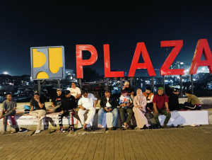 Warga Resah! Musik Pedagang Kopi Bising Tiap Malam di Plaza Kalibaru
