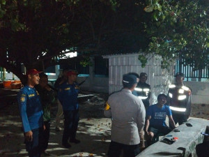 Patroli Malam Gabungan, Polsek Kepulauan Seribu Selatan Gencarkan Sosialisasi Layanan 110 dan Antisipasi Gangguan Kamtibmas