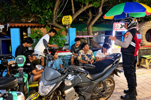 Cegah Gangguan Kamtibmas, Polsek Kepulauan Seribu Selatan Sosialisasikan Layanan Polisi 110