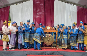 Semarak Budaya Melayu Kuantan Singingi, Danlanal Dumai Hadiri Pembukaan Festival Pacu Jalur 2026