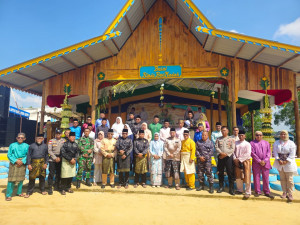 Dukung Kegiatan Masyarakat, PjS. Danposbinter Lobam Hadiri Pesta Ketupat Desa Busung 2026