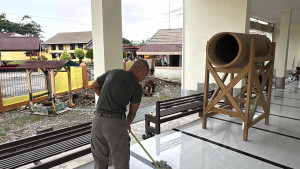 Satgas Damai Cartenz 2026 Perkuat Toleransi dengan Pembersihan Masjid An-Nur Mile 32
