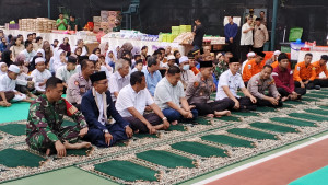 Kapolsek Metro Penjaringan Hadiri Buka Puasa Bersama Warga Menara Marina, Perkuat Sinergi Keamanan Lingkungan