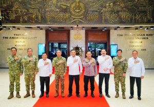 Kapolri Bersama Menko Polkam dan Pimpinan Lembaga Negara Perkuat Kebersamaan di Mabes TNI AL