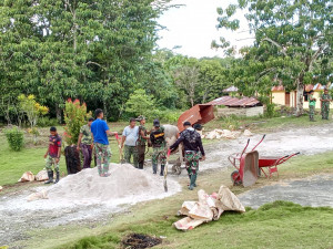 TMMD Ke-129 hari ke 2 TA 2026 pembuatan Jalan Cor di Kampung Sesor, Tingkatkan Akses dan Kesejahteraan Masyarakat