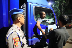 Patroli Skala Besar Personil Gabungan Bekasi Kota Sapu Bersih Titik Rawan Kejahatan Jalanan