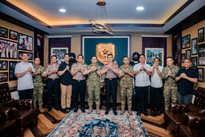 Silaturahmi Kapolda Metro Jaya dan Pangdam Jaya, Perkuat Sinergitas TNI-Polri