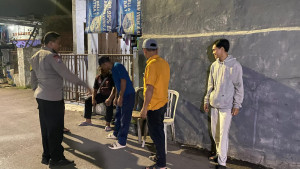 Antisipasi Tawuran dan Balap Liar, Bhabinkamtibmas Polsek Jatisampurna Gandeng Warga Jatiraden Jaga Kamtibmas