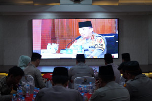 Kapolres Metro Jakarta Utara Ikuti Pembinaan Rohani Bersama Kapolri dan Gus Baha
