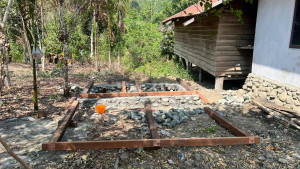 Penuhi Kebutuhan Dasar Masyarakat, Satgas TMMD ke-130 Bangun MCK di Kampung Yamboi