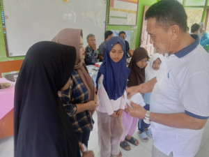 Toto Tohari Santuni Anak Yatim dan Lansia di Citapen, Agenda Rutin Berbagi Setiap Tahun