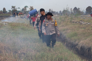 Polda Jambi Cek dan Tangani Karhutla di Sungai Aur, Luas Lahan Terbakar Capai 20 Hektare