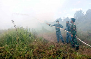 Komandan Lanud Sjamsudin Noor Pimpin Langsung Pemadaman Kebakaran Hutan dan Lahan di Kalimantan Selatan