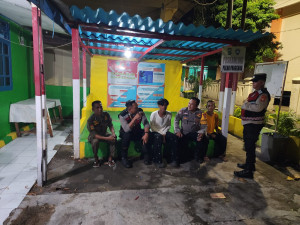 Patroli Malam Gabungan Polsek Kepulauan Seribu Utara Bersama TNI dan Satpol PP Perkuat Siskamling dan Cegah Guantibmas