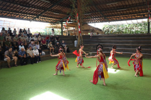 Culture Day_ Peserta Staffex SGS 2026 Ulik Budaya Indonesia Di Saung Angklung Udjo
