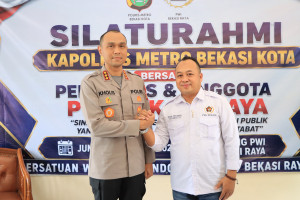 Kapolres Metro Bekasi Kota Kombes Pol Putu Kholis – PWI Bekasi Raya Perkuat Sinergi Kamtibmas, Informasi dan Sosial