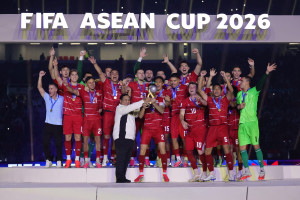 Momen Prabowo Angkat Trofi FIFA ASEAN Cup 2026 Bareng Timnas Indonesia