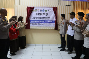 Kapolres Kepulauan Seribu Hadiri Launching Forum Kemitraan Polisi dan Masyarakat Sekolah di SMAN 69 Pulau Pramuka