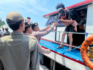 Sinergi TNI-Polri Perkuat Pengamanan Dermaga di Kepulauan Seribu Utara