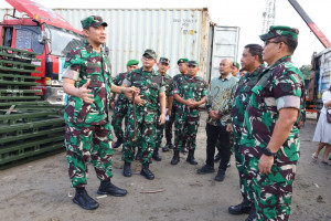 Pastikan Material Lengkap, Pangdam I/BB Tinjau Pemindahan Jembatan Modular di Medan