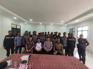 Perkuat Pengamanan Swakarsa, Bhabinkamtibmas Polsek Bantargebang Hadiri Pembinaan dan Pemilihan Danton Linmas Kelurahan Mustikasari